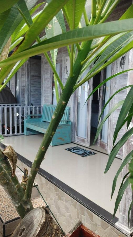 Sarinah Beach - Bistro & Bungalow Batununggul Exteriér fotografie