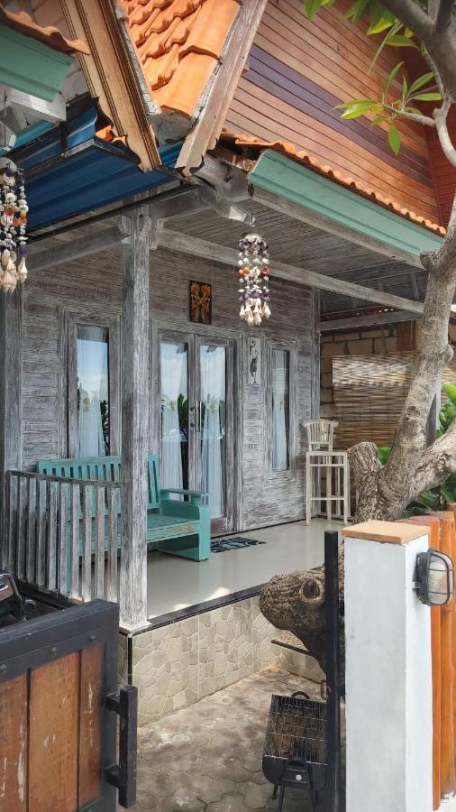 Sarinah Beach - Bistro & Bungalow Batununggul Exteriér fotografie